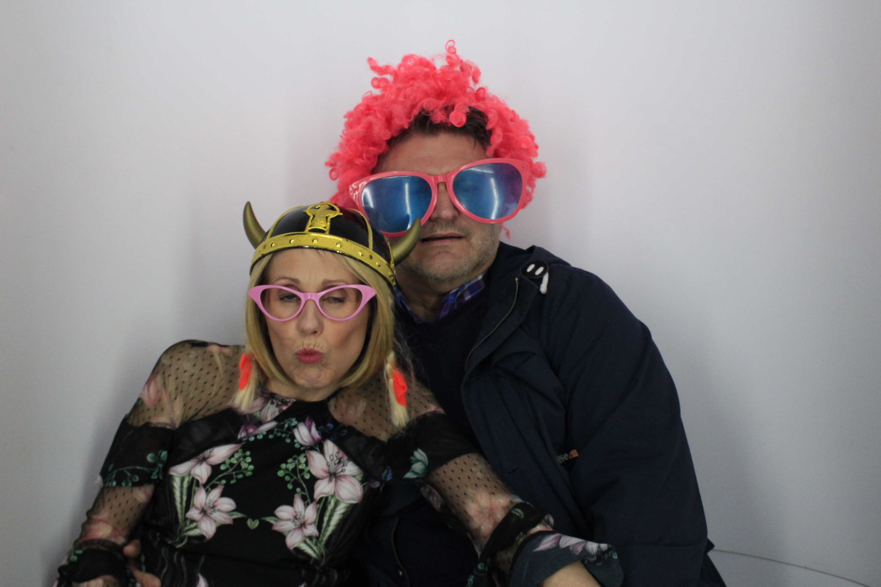 Darren and sarah’s 40th birthday celebration | View more photos from the event at gallery.myphotoboothexperience.co.uk/u/MyPhotoBoothExperienceLtd/Darren-and-sarah’s-40th-birthday-celebration